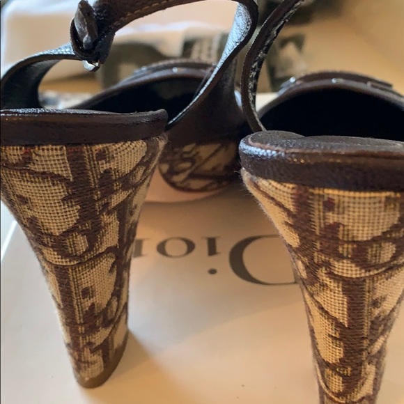 Shoes - Picture 5 of 8